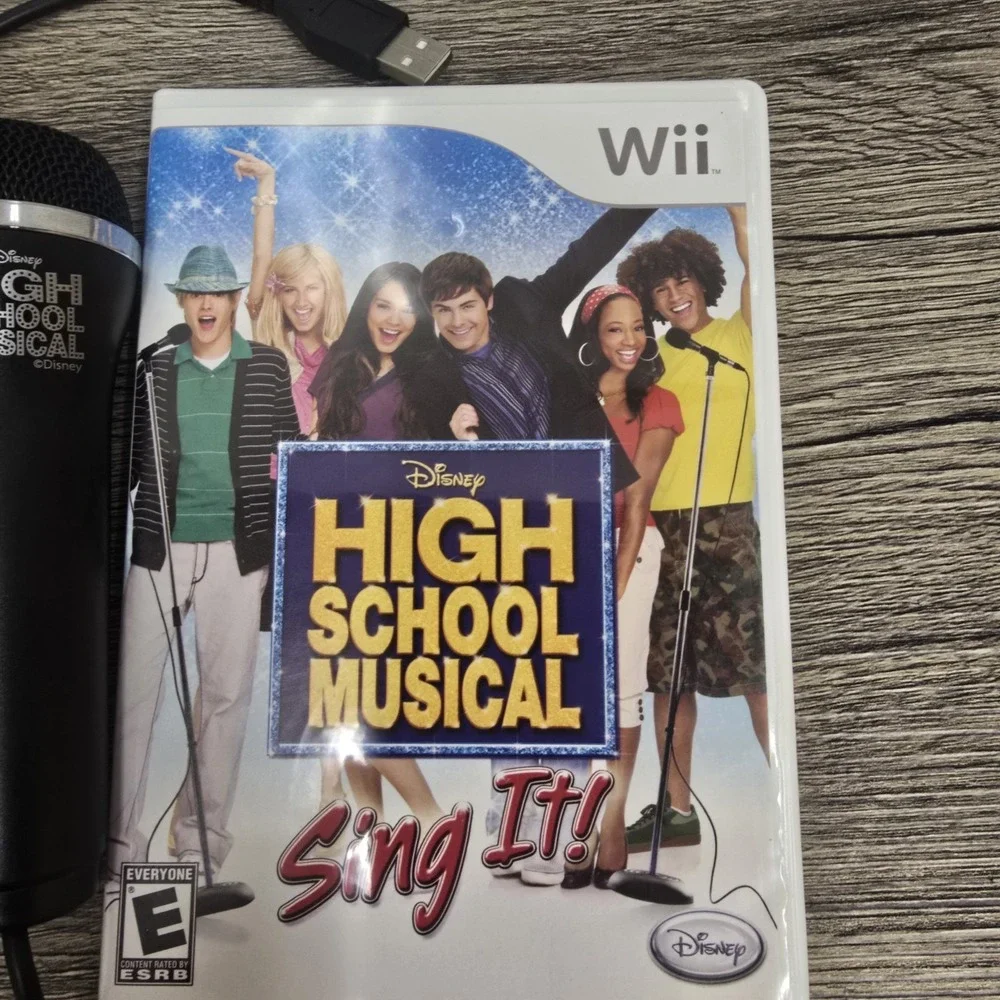 High School‎ Musical: Sing It Bundle with Microphone - Nintendo Wii